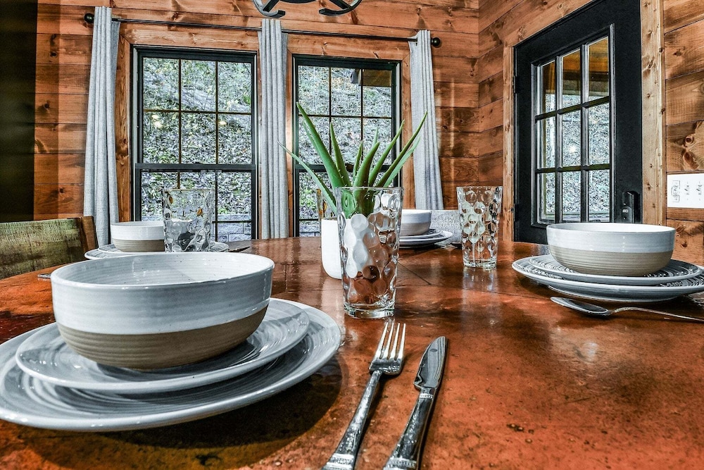 Pearl's Mountain Retreat 3 Bedroom Cabin