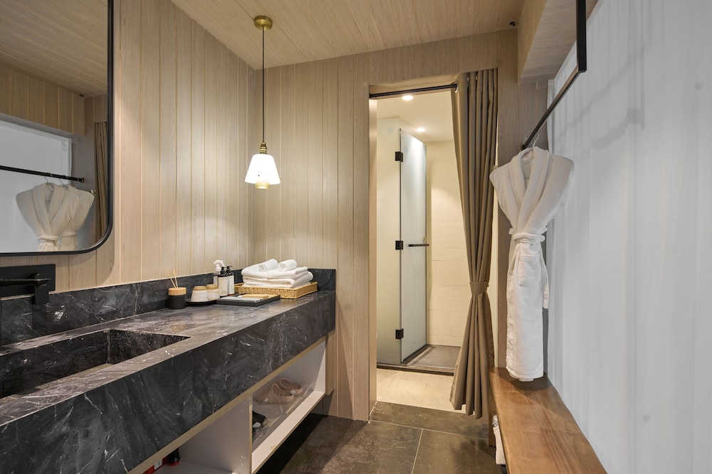 Miyue Shenzhen Tianlu Secret Wild Wizard Holiday Hotel