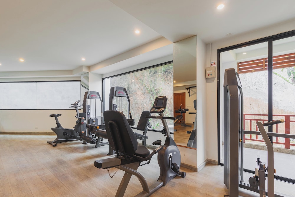 1BR with Pool &Gym Prime Location C233