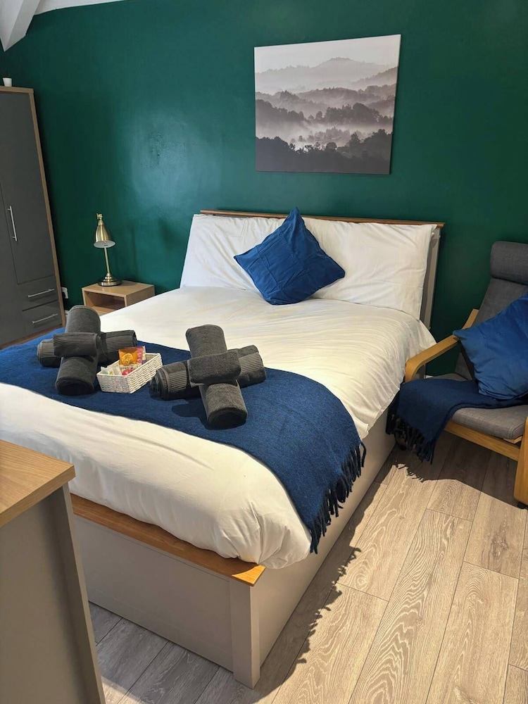 South Manchester 2-bed Apt With Ensuite, Sleeps 4