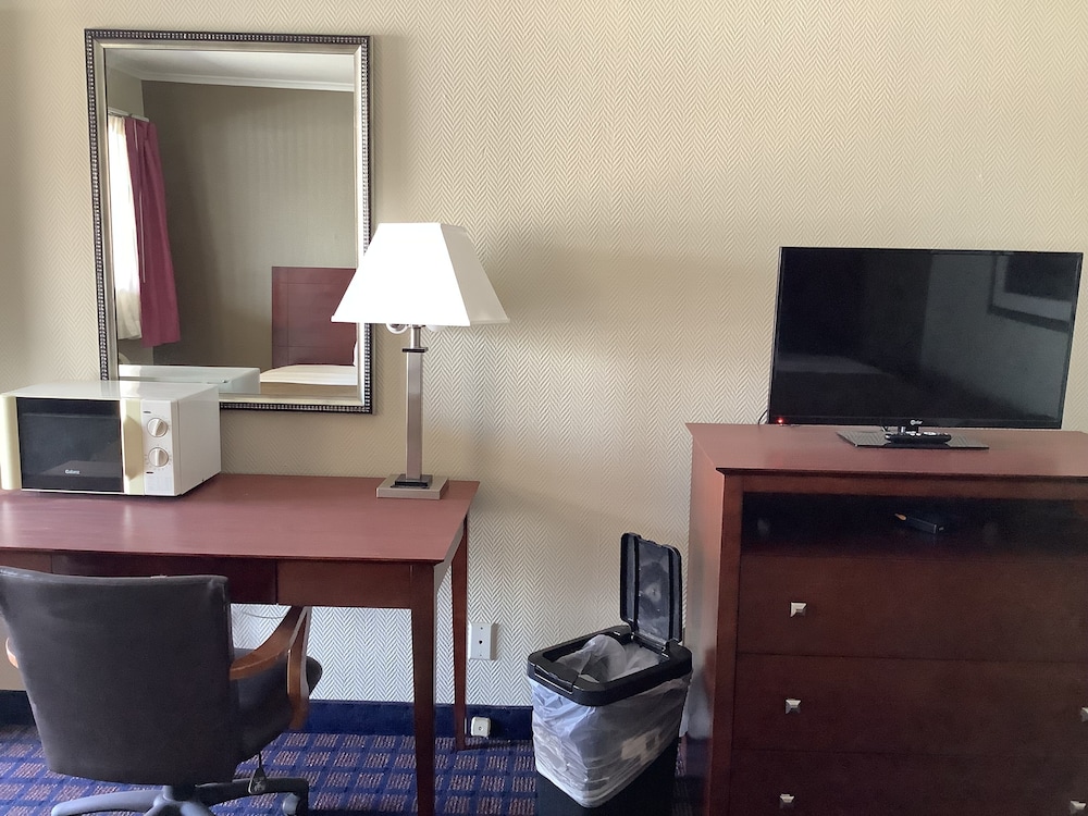 Dodge City Vacations - Silver Spur Vintage Inn  Suites - Property Image 30