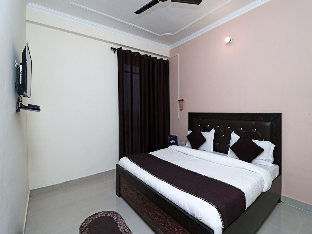 OYO 15919 UK Retreat