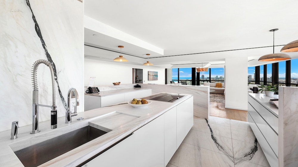 Luxury Vacation Rentals at The Setai by LRMB