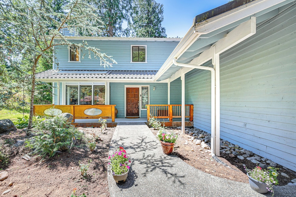 Home on > 1 Acre of Woods in Seattle Suburbs!