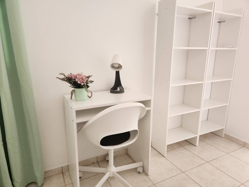 Secure 4-pers Apartment Close to the Beach
