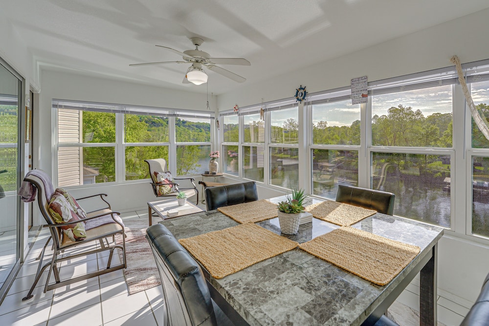 Updated Branson Condo w/ Lake Taneycomo Views!