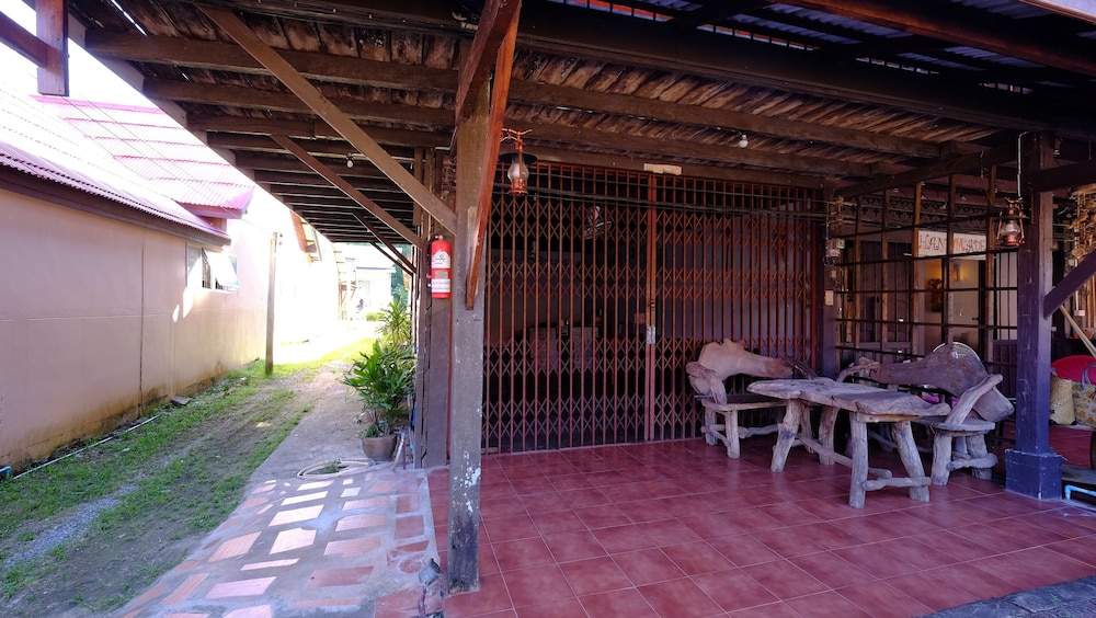 Copa Lanta Guesthouse