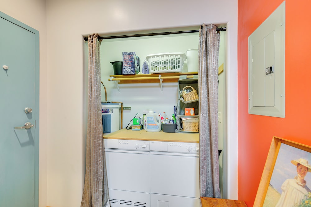 2 Mi to UO: Cozy Retreat in Eugene!