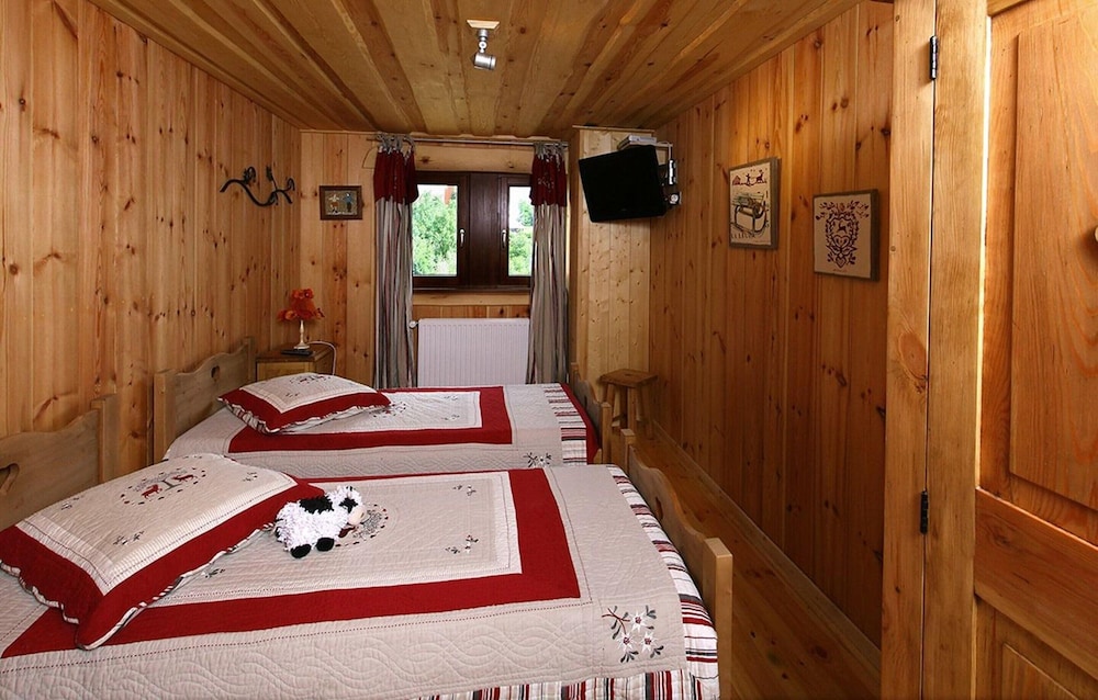 Chalet With a Fireplace at 500m From ski Lift