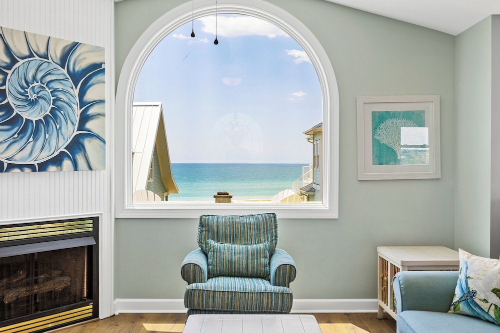 Sea La Vie (North Topsail) by Topsail Realty