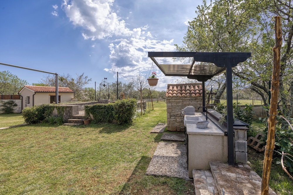 Villa Capadinka With Whirlpool