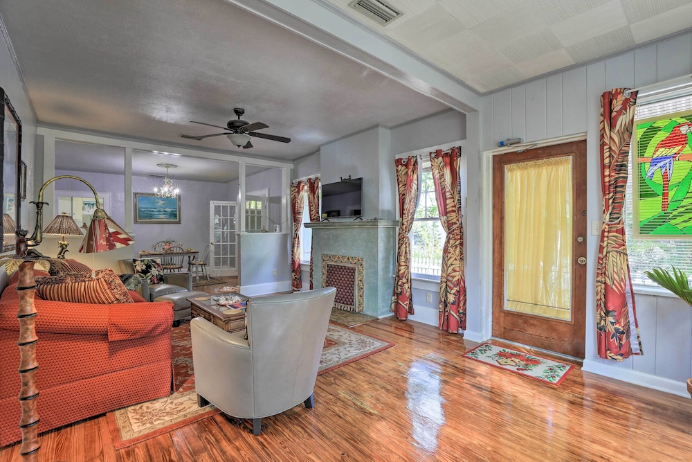 Historic Bradenton Cottage ~ 1 Mi to Downtown view 3
