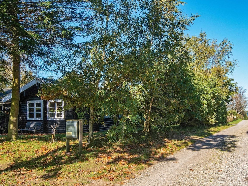 6 Person Holiday Home in Allingabro view 4