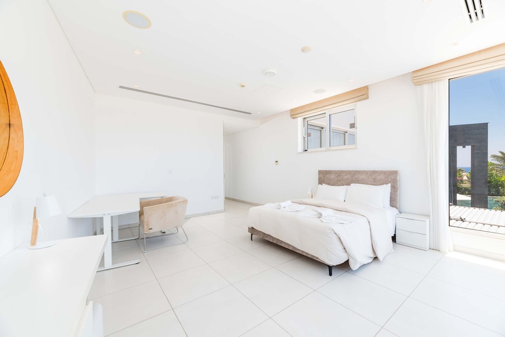 Vivo Mare Panorama Beachfront Villa