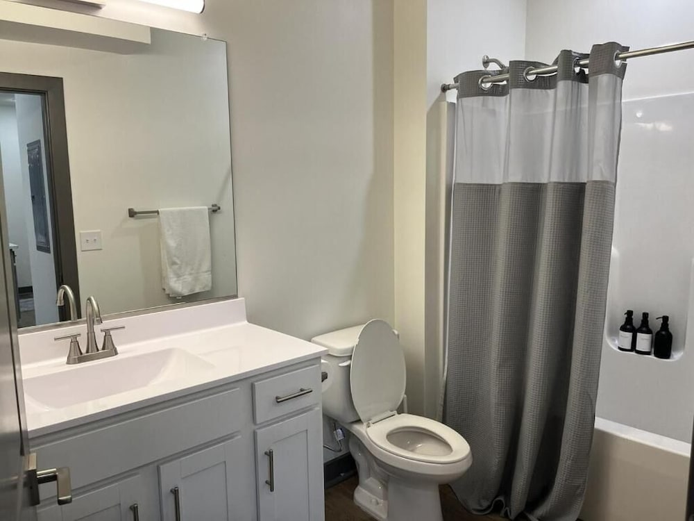 Forest Hill Apt - 202