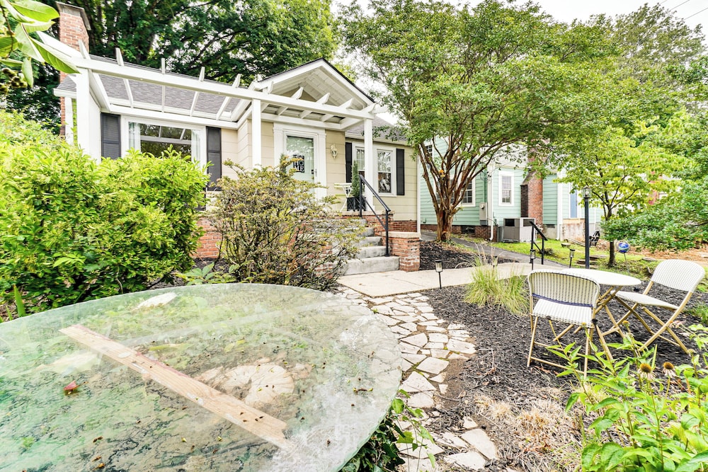 Cookout Ready: Walkable Home in Bearden Village
