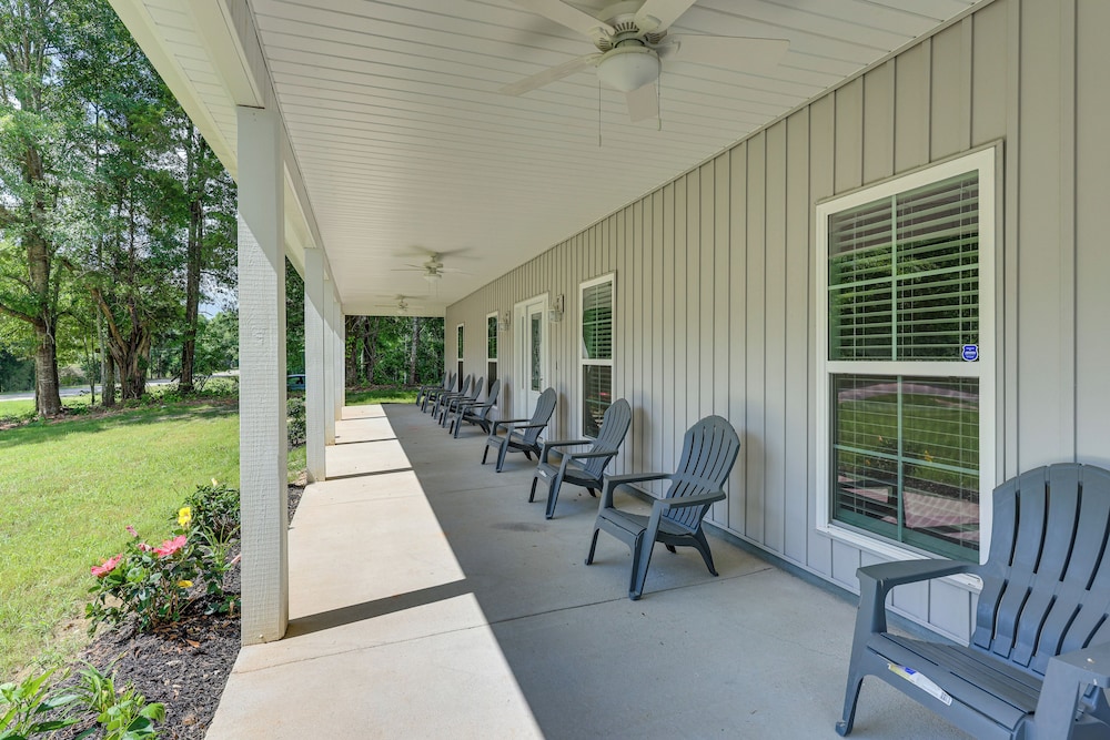 11 Mi to Troy University: Family Home w/ Yard