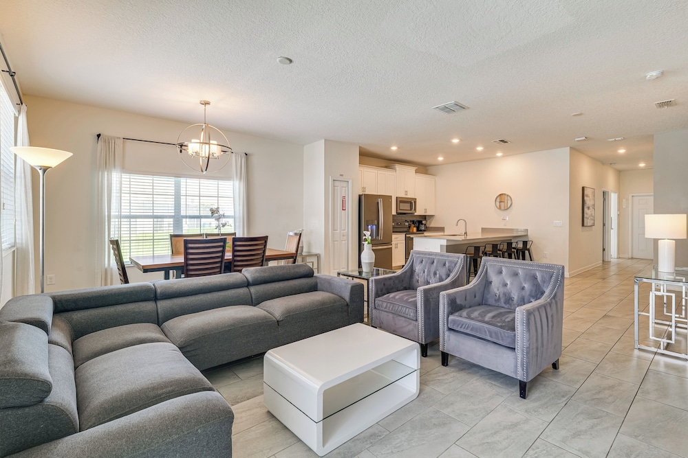 Family Oasis in Championsgate: Private Pool!