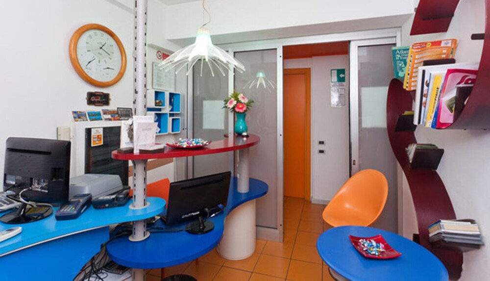 Hotel Rainbow - Image 1