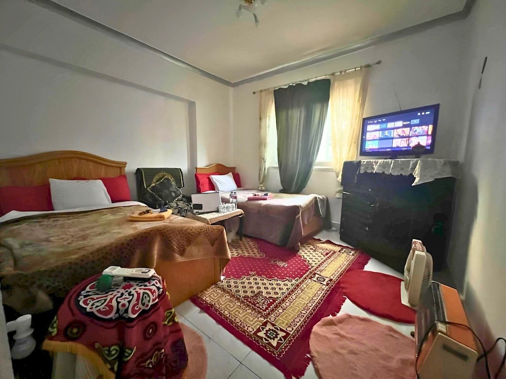Gadou 2BR Apt w Kitchen Balcony - Port Said