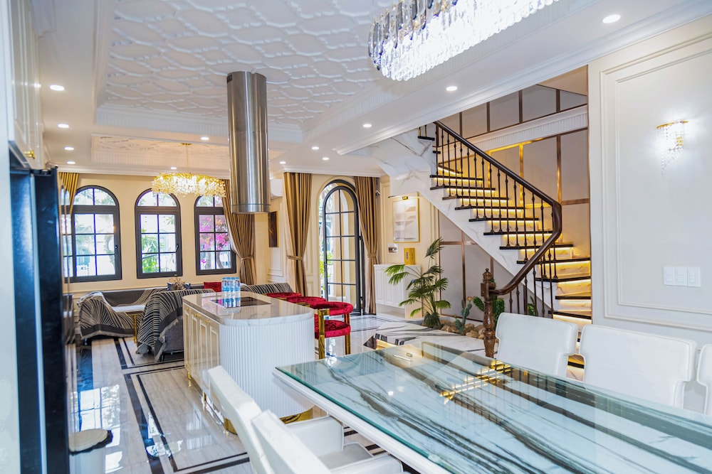 Luxury 3 br La Fleur Villa-Novaworld PT