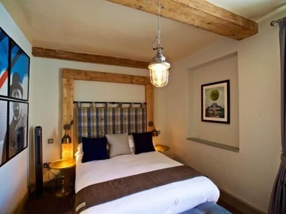 Woodstock Vacations - Woodstock Arms - Property Image 8