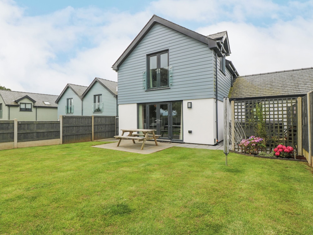 7 Parc Delfryn