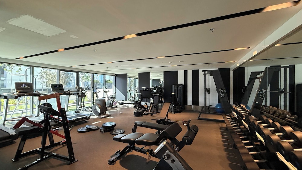 Nobles Suites by Hostiva - City View
