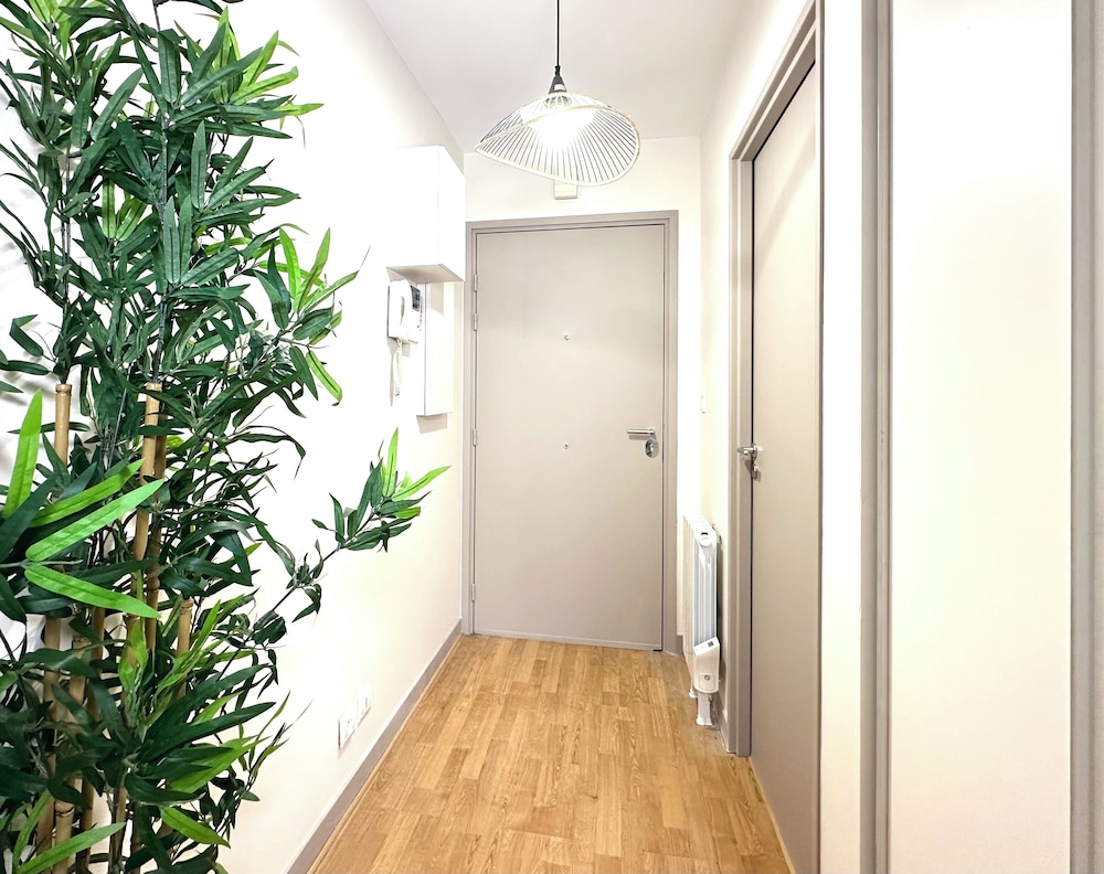 1607 Brancion