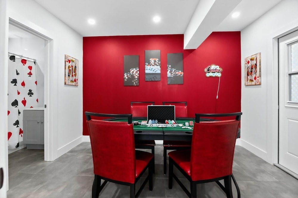 Guitar House Poker Lounge Hard Rock