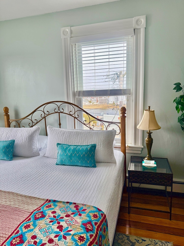 The Glen Cove Hotel & Restaurant