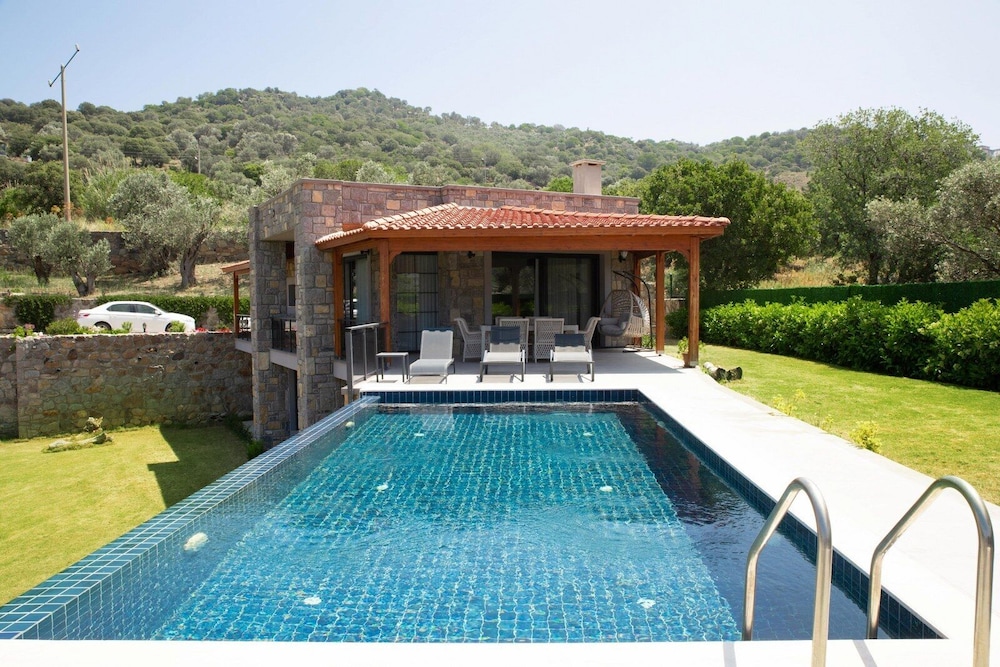 BD4140 by İmportant Group Travel