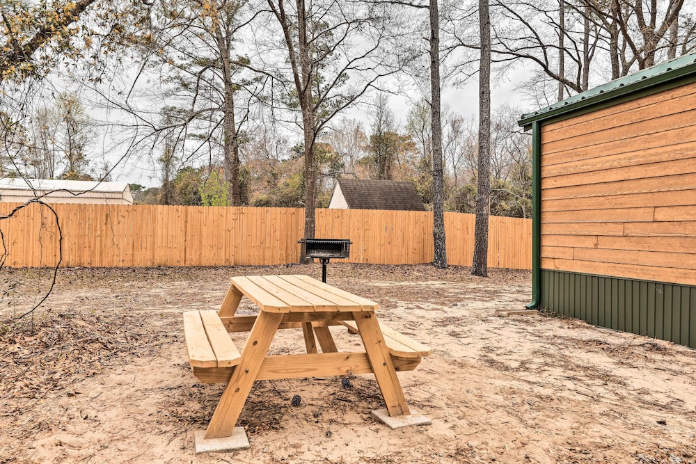 Beautiful New Bern Studio Cabin w/ Fire Pit! view 3