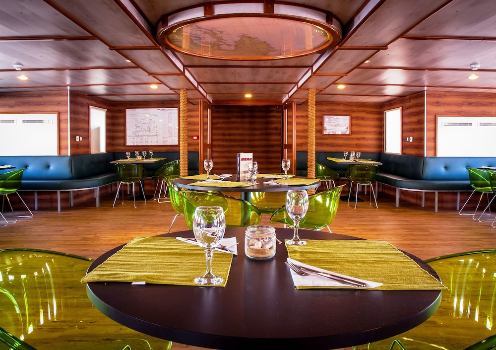 Botel Marina - Hostel