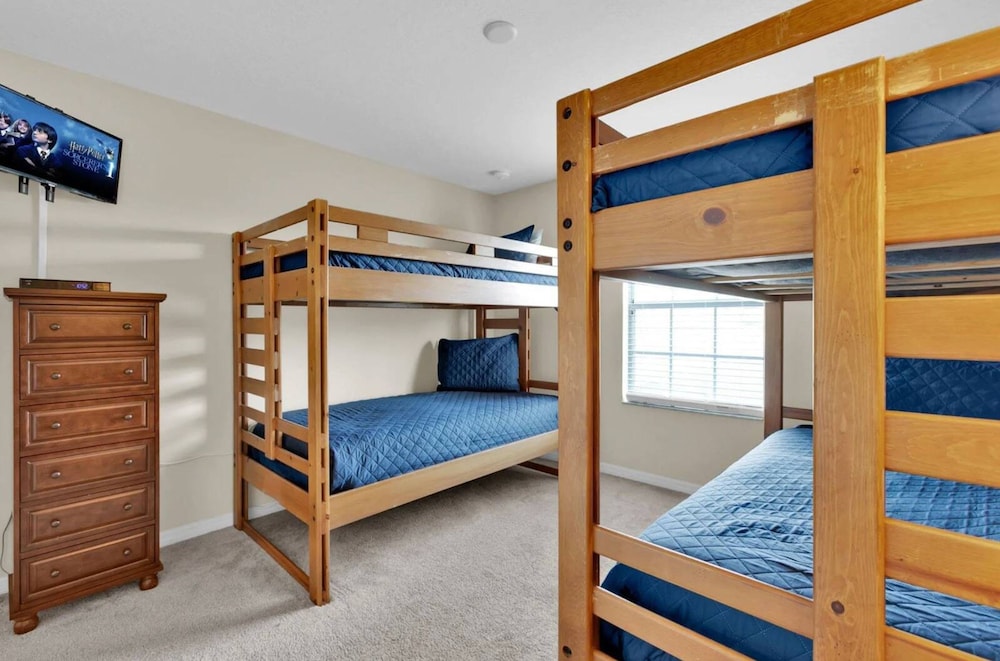 Amazing 4 Bedrooms 3 Bath Sleeps 10