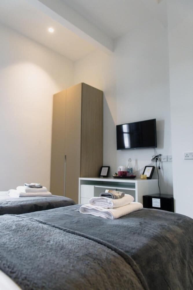 Spacious Double Room - Bb Marina in Pieta view 3