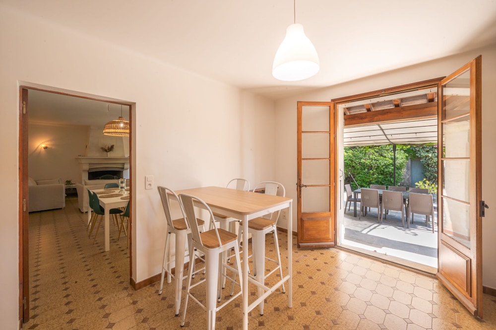 Mas Lou Pitchoun Exceptional Villa Between the Alpilles and Avignon
