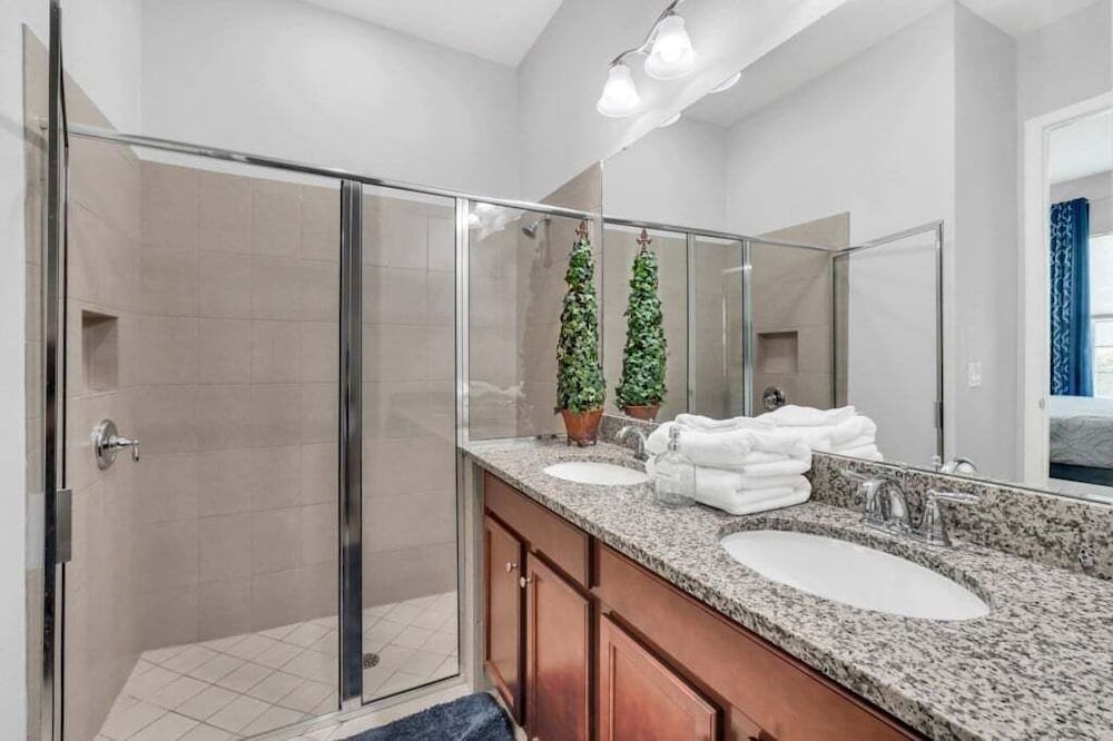 5 Bed Multiple Bunks Perfect For Kids With Pool! 5 Bedroom Townhouse