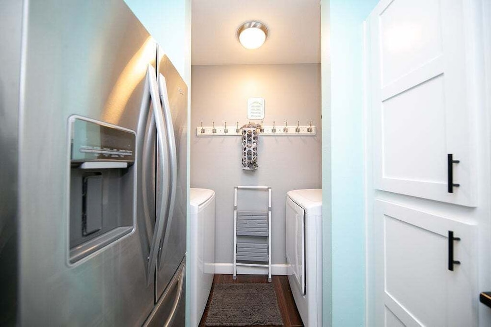Delightful 3BR Condo Near Gulf Shores With Pool & Hot Tub