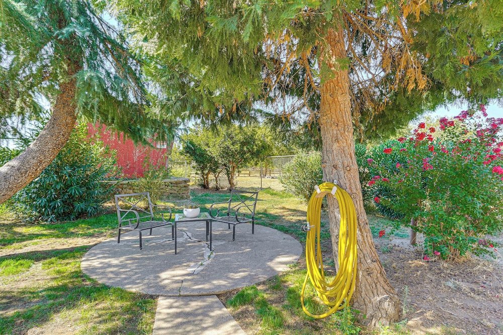 Pet-friendly Unit w/ Yard Near Sacramento River!