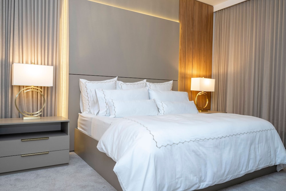 Brand NEW 12bedrooms 12bathroom At Paradiso Grande