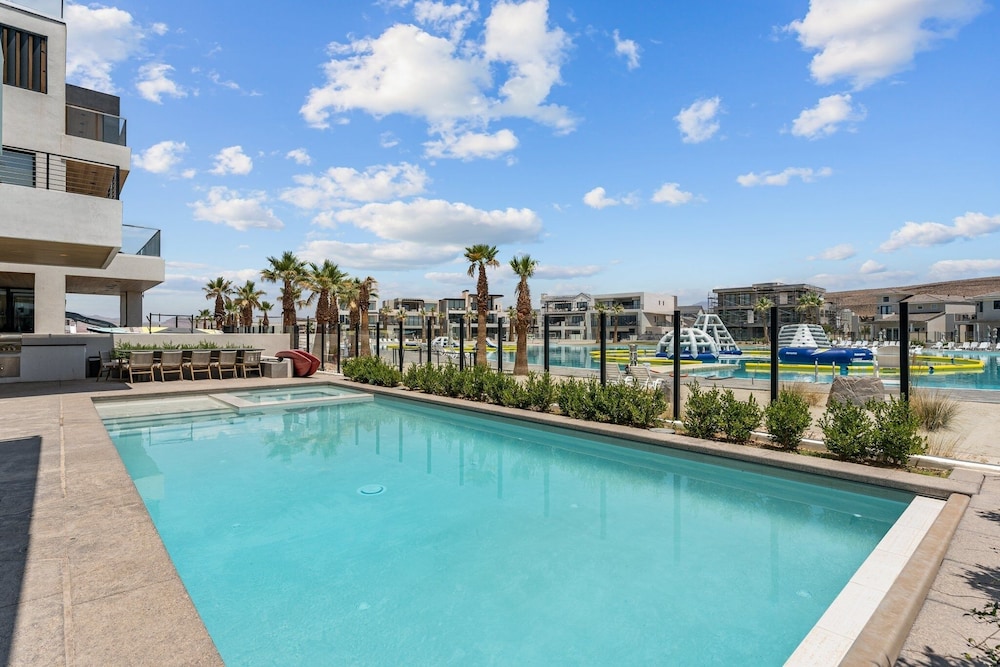 Luxury Beachside 7 Bedroom Home