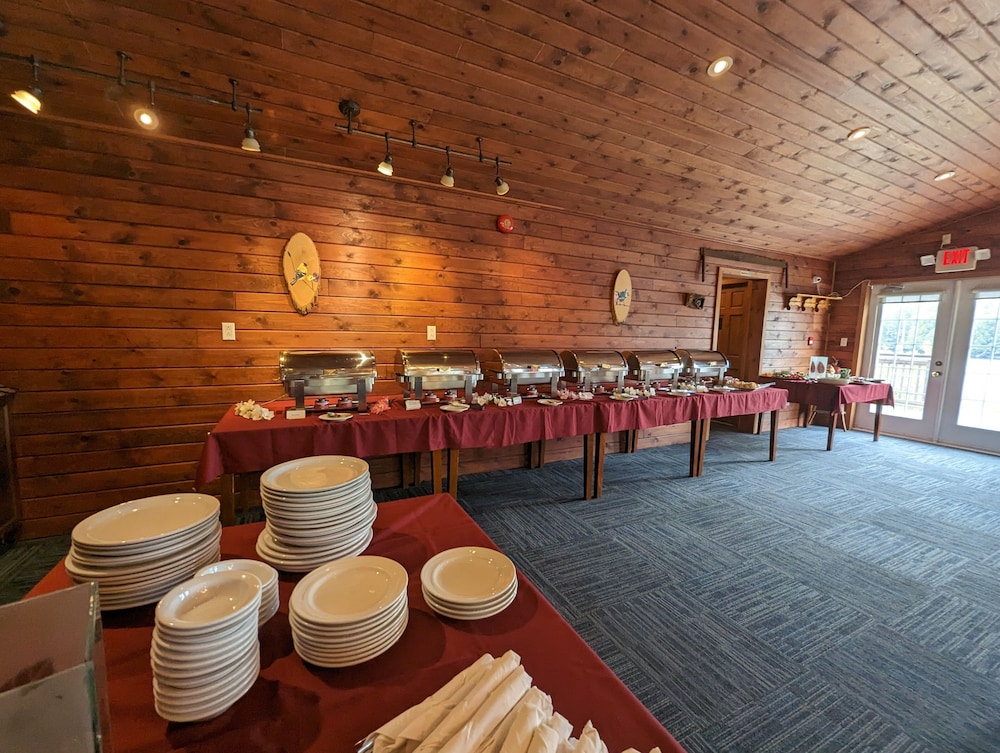 Ahmic Lake Resort