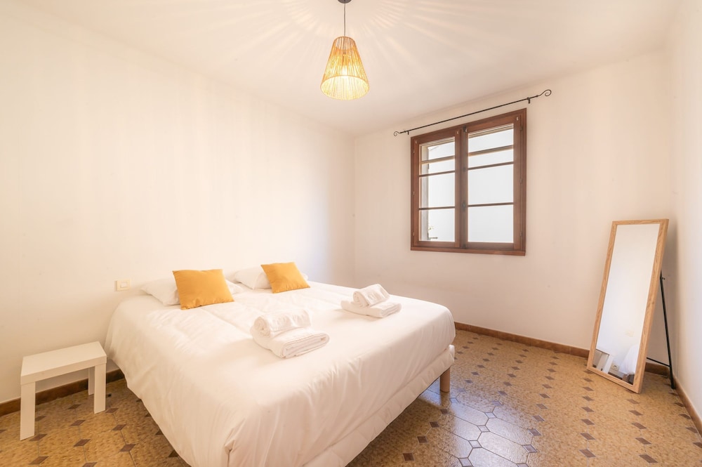 Mas Lou Pitchoun Exceptional Villa Between the Alpilles and Avignon