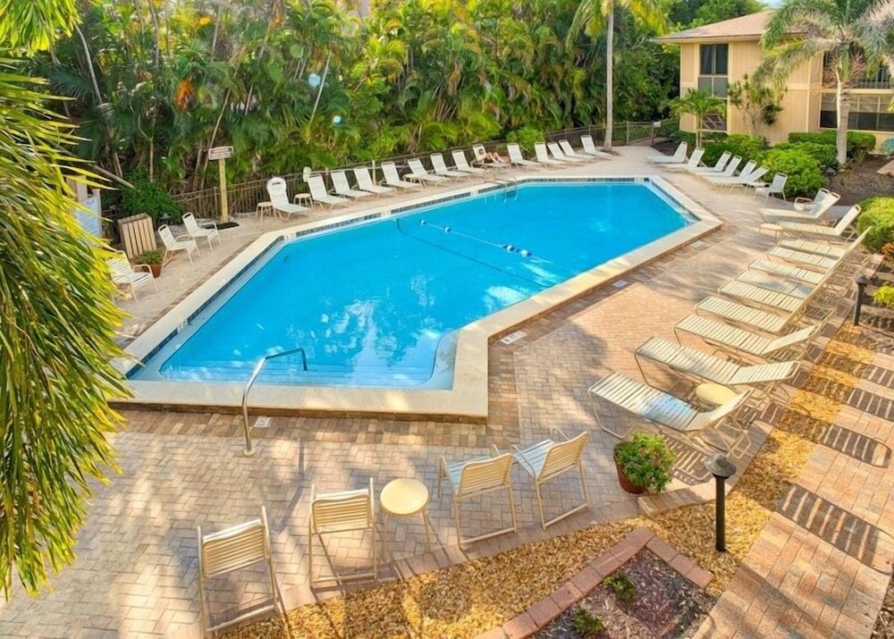 Coquina Beach 2c 2 Bedroom Condo