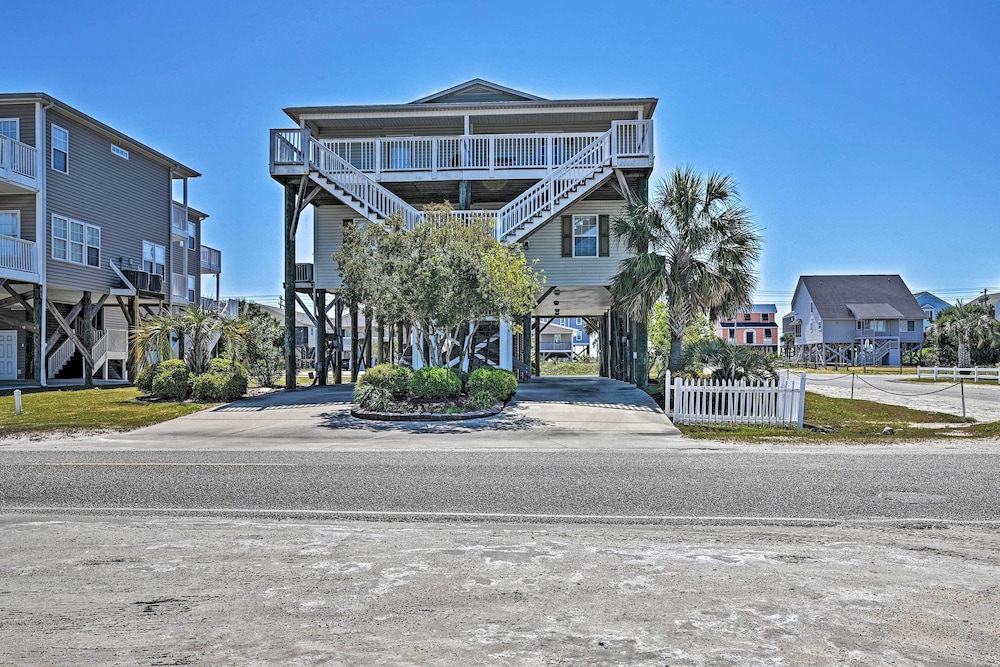 Murrells Inlet Home w/ 3 Decks - 1 Block to Beach! view 2