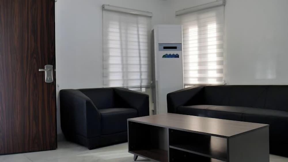Nissi Apartment