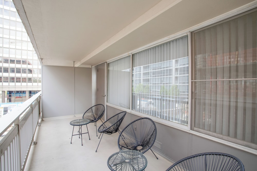 Modern 1BR Stay in Crystal City