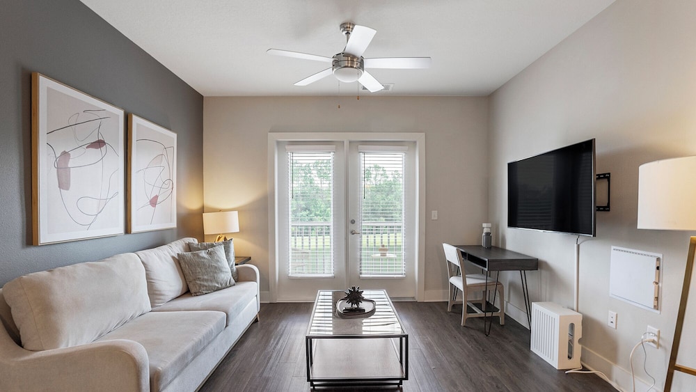 Landing Amazing 1bd, Clubhouse, Gym