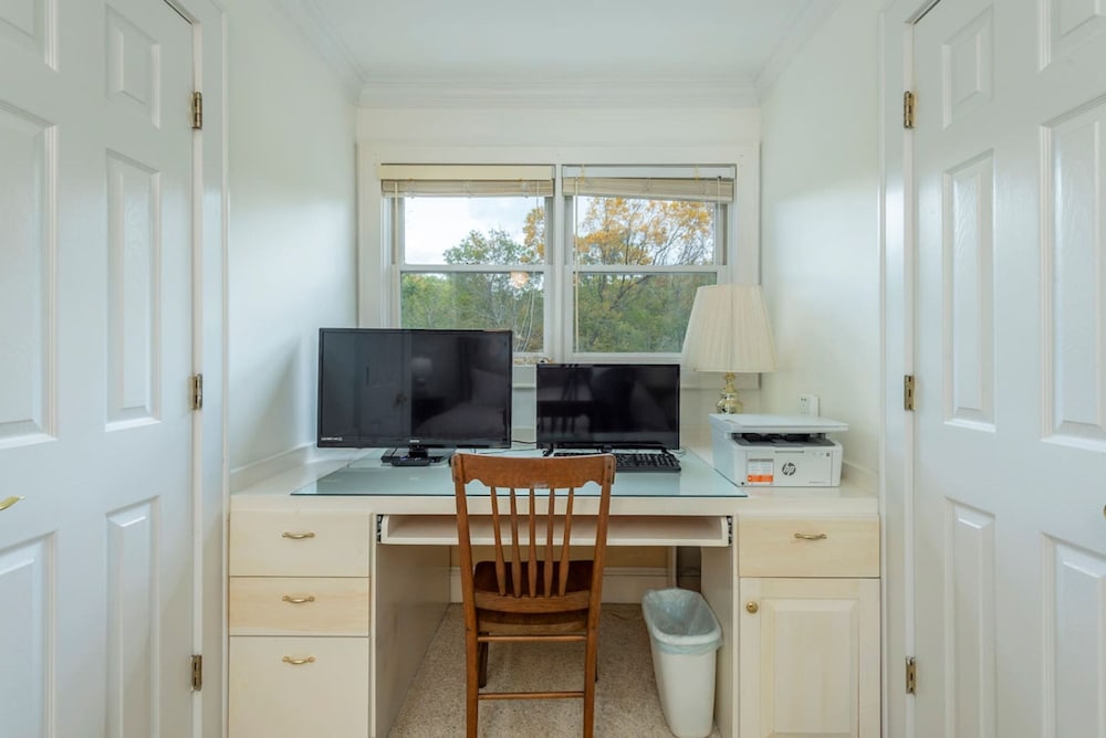 Riverfront Sanctuary Your Mountain Getaway